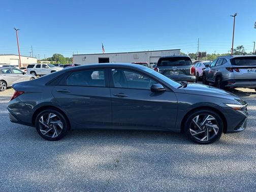 2025 Hyundai ELANTRA HEV SEL Sport