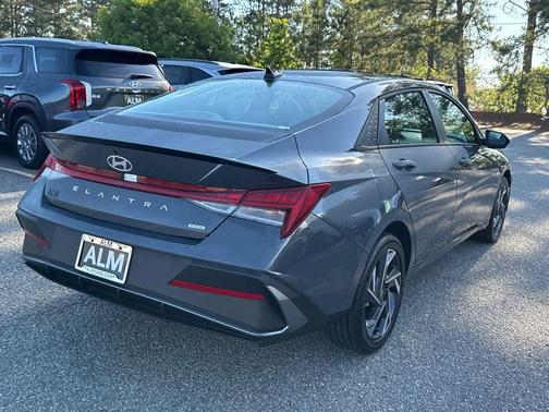 2025 Hyundai ELANTRA HEV SEL Sport