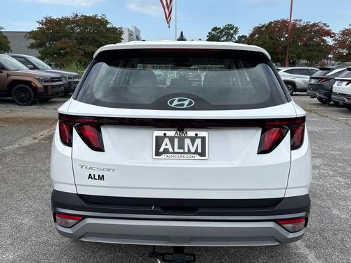 2026 Hyundai TUCSON SE