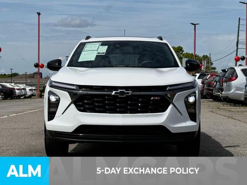 Summit White 2025 Chevrolet Trax 2RS