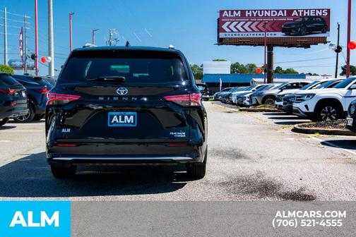 2023 Toyota Sienna Platinum 7 passenger