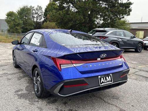 2025 Hyundai ELANTRA HEV SEL Sport