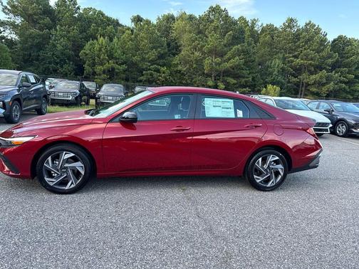 2025 Hyundai ELANTRA SEL Sport