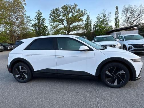 2025 Hyundai IONIQ 5 SE