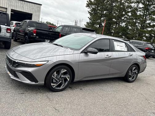 2025 Hyundai ELANTRA HEV SEL Sport