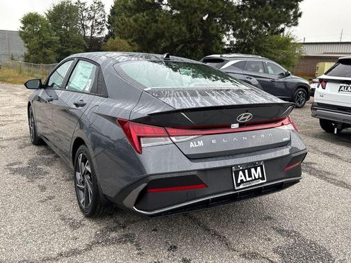 2025 Hyundai ELANTRA HEV SEL Sport