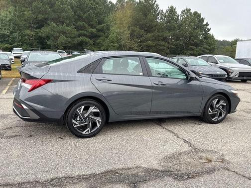 2025 Hyundai ELANTRA HEV SEL Sport