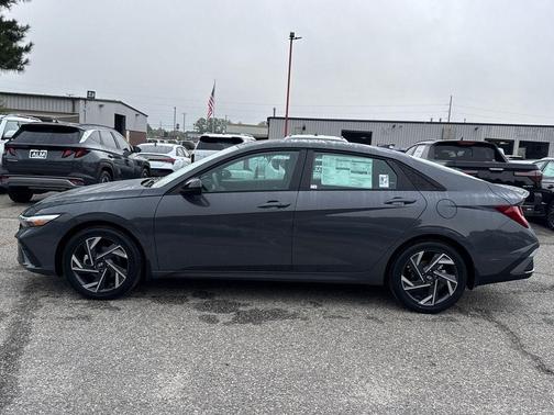 2025 Hyundai ELANTRA HEV SEL Sport