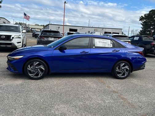 2025 Hyundai ELANTRA SEL Sport