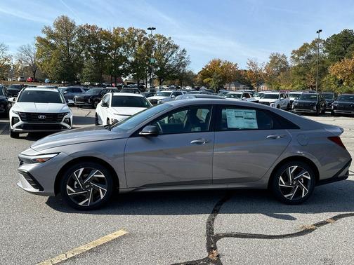 2025 Hyundai ELANTRA HEV SEL Sport