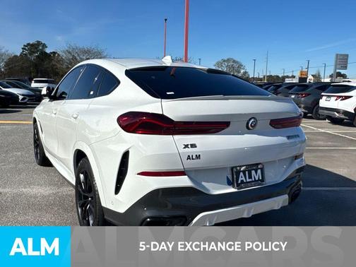 2021 BMW X6 M50i
