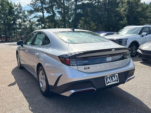 2025 Hyundai SONATA SE