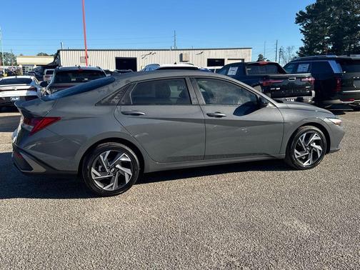 2025 Hyundai ELANTRA HEV SEL Sport