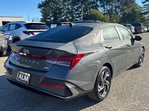 2025 Hyundai ELANTRA HEV SEL Sport