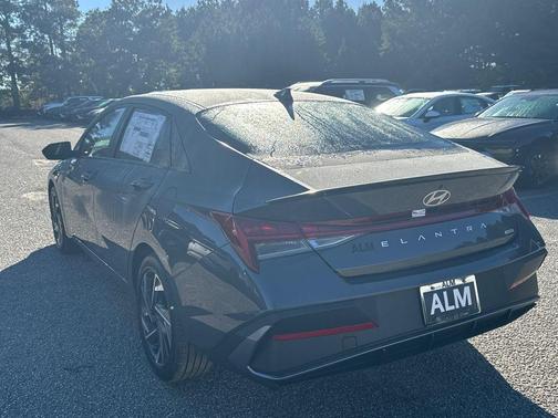 2025 Hyundai ELANTRA HEV SEL Sport