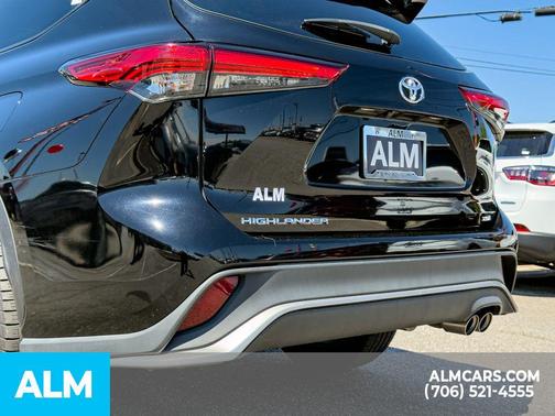 Midnight Black Metallic 2021 Toyota Highlander XSE