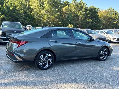 2025 Hyundai ELANTRA HEV SEL Sport