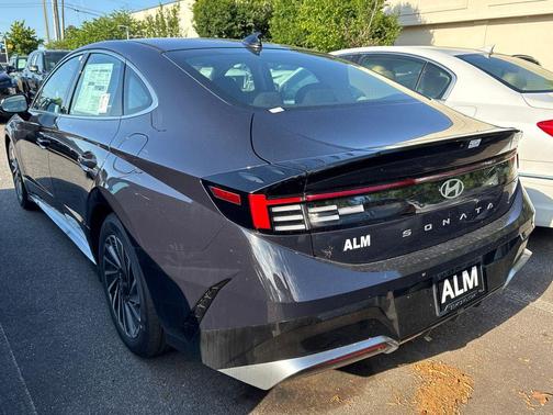 2025 Hyundai SONATA Hybrid SEL