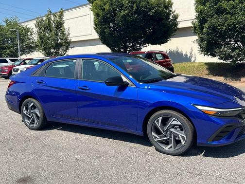 2025 Hyundai ELANTRA SEL Sport