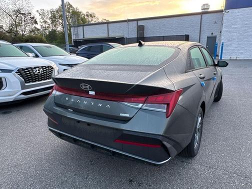 2025 Hyundai ELANTRA HEV Blue