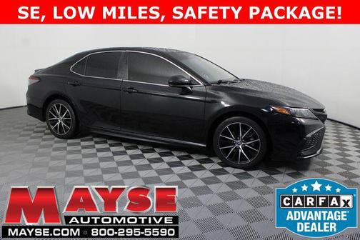 Midnight Black Metallic 2021 Toyota Camry SE