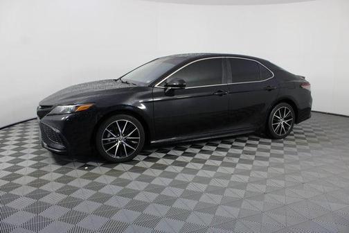 Midnight Black Metallic 2021 Toyota Camry SE