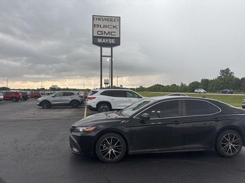 Midnight Black Metallic 2021 Toyota Camry SE