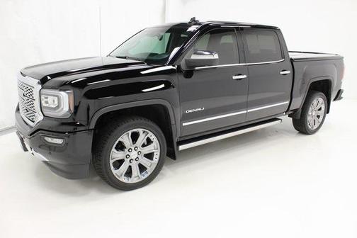 Photo 2 of 32 of 2018 GMC Sierra 1500 Denali