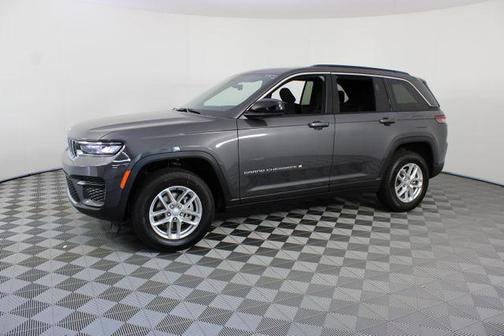 Baltic Gray Metallic Clearcoat 2026 Jeep Grand Cherokee Laredo
