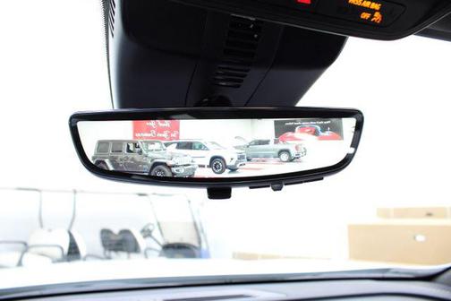 Polar White Tricoat 2026 Chevrolet Traverse AWD Z71