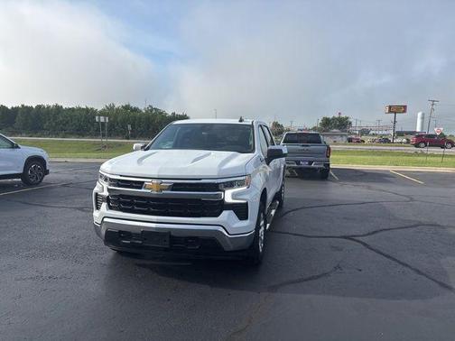 Summit White 2022 Chevrolet Silverado 1500 LT