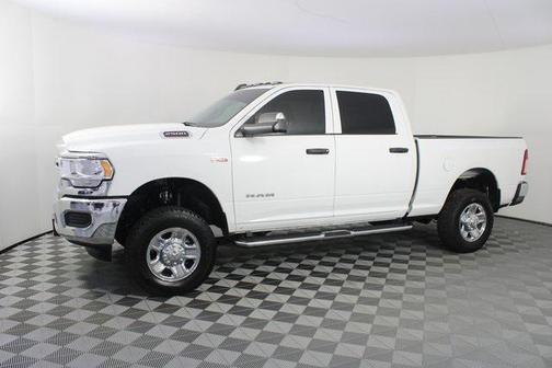 2022 RAM 2500 Tradesman Crew Cab 4x4 6'4' Box