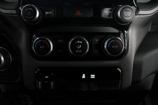 2022 RAM 2500 Tradesman Crew Cab 4x4 6'4' Box