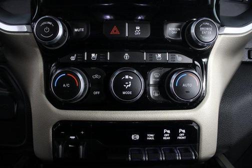 2020 RAM 2500 Laramie Crew Cab 4X4 6'4' Box