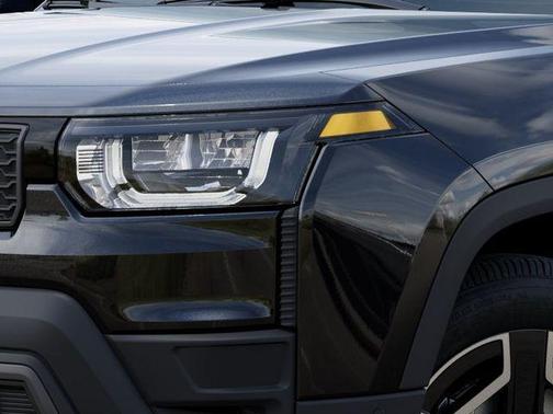 Diamond Black Crystal Pearlcoat 2026 Jeep Cherokee Laredo