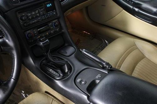 2004 Chevrolet Corvette Base