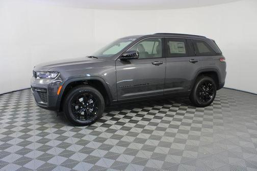 Baltic Gray Metallic Clearcoat 2026 Jeep Grand Cherokee Altitude