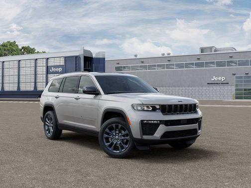 Silver Zynith 2026 Jeep Grand Cherokee Limited
