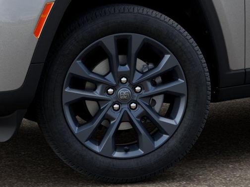 Silver Zynith 2026 Jeep Grand Cherokee Limited