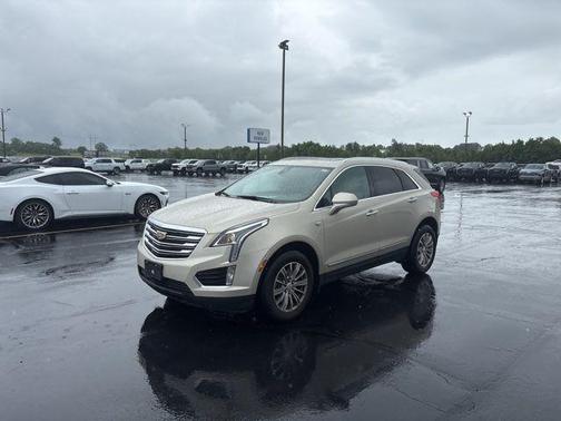 Silver Coast Metallic 2017 Cadillac XT5 Luxury