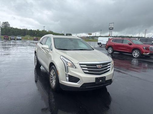 Silver Coast Metallic 2017 Cadillac XT5 Luxury
