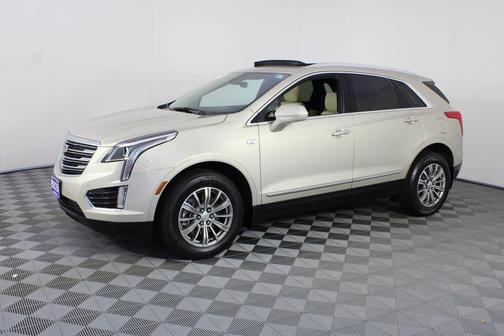 Silver Coast Metallic 2017 Cadillac XT5 Luxury