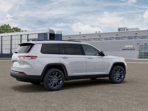 Bright White Clearcoat 2026 Jeep Grand Cherokee Limited