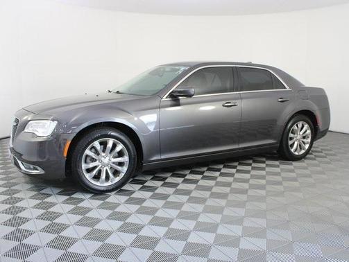 2019 Chrysler 300 Touring