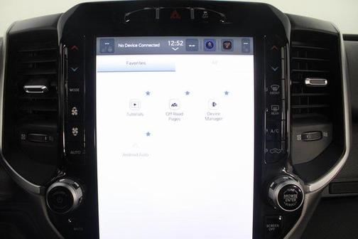 2024 RAM 3500 Big Horn Crew Cab 4x4 8' Box