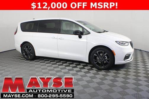 Bright White Clearcoat 2026 Chrysler Pacifica L