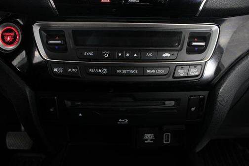 2021 Honda Pilot Touring 8-Passenger