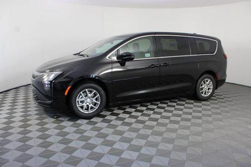 Diamond Black 2027 Chrysler Pacifica L