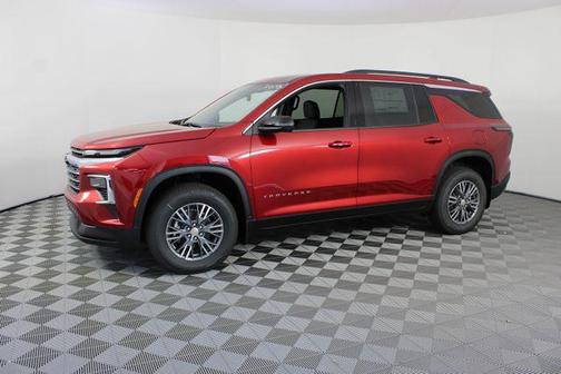 Radiant Red Tintcoat 2026 Chevrolet Traverse LT