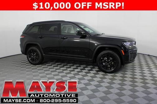 Diamond Black Crystal Pearlcoat 2026 Jeep Grand Cherokee Altitude